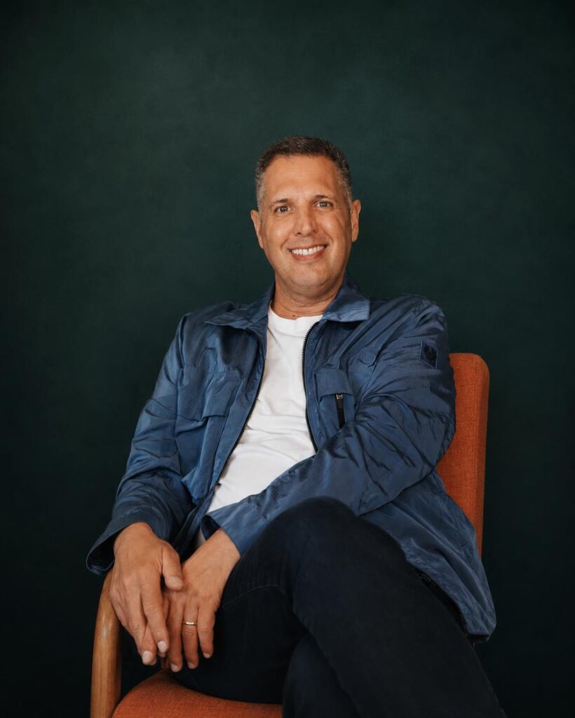 Portrait of Benny Karoci-Hadar, founder of GOGO Green Organics